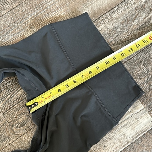 LULULEMON GREY LEGGINGS, SIZE 6 - Picture 7 of 10